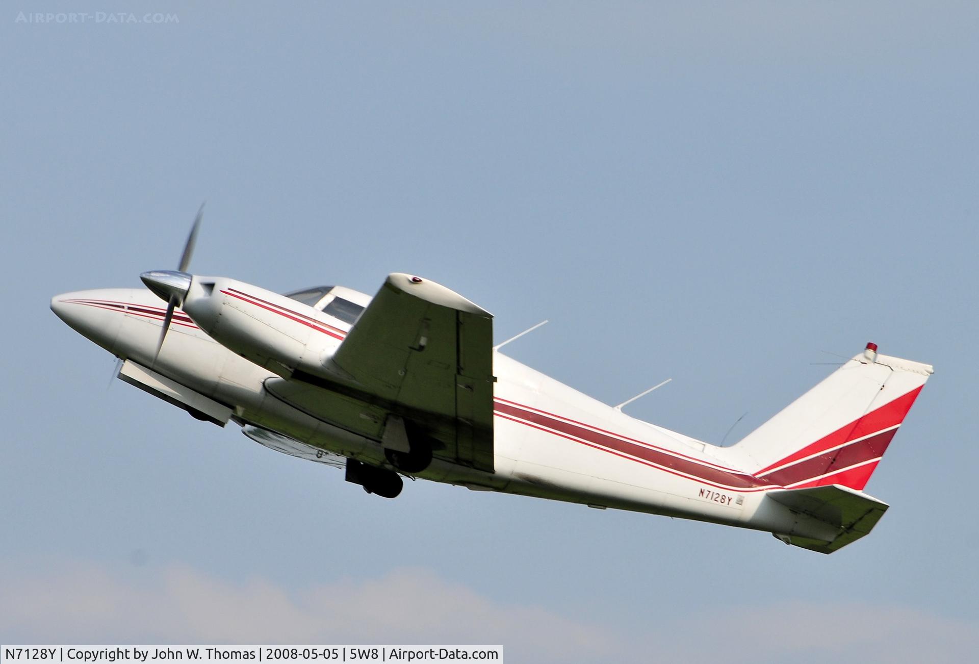 N7128Y, 1963 Piper PA-30 Twin Comanche C/N 30-149, Departing runway 3