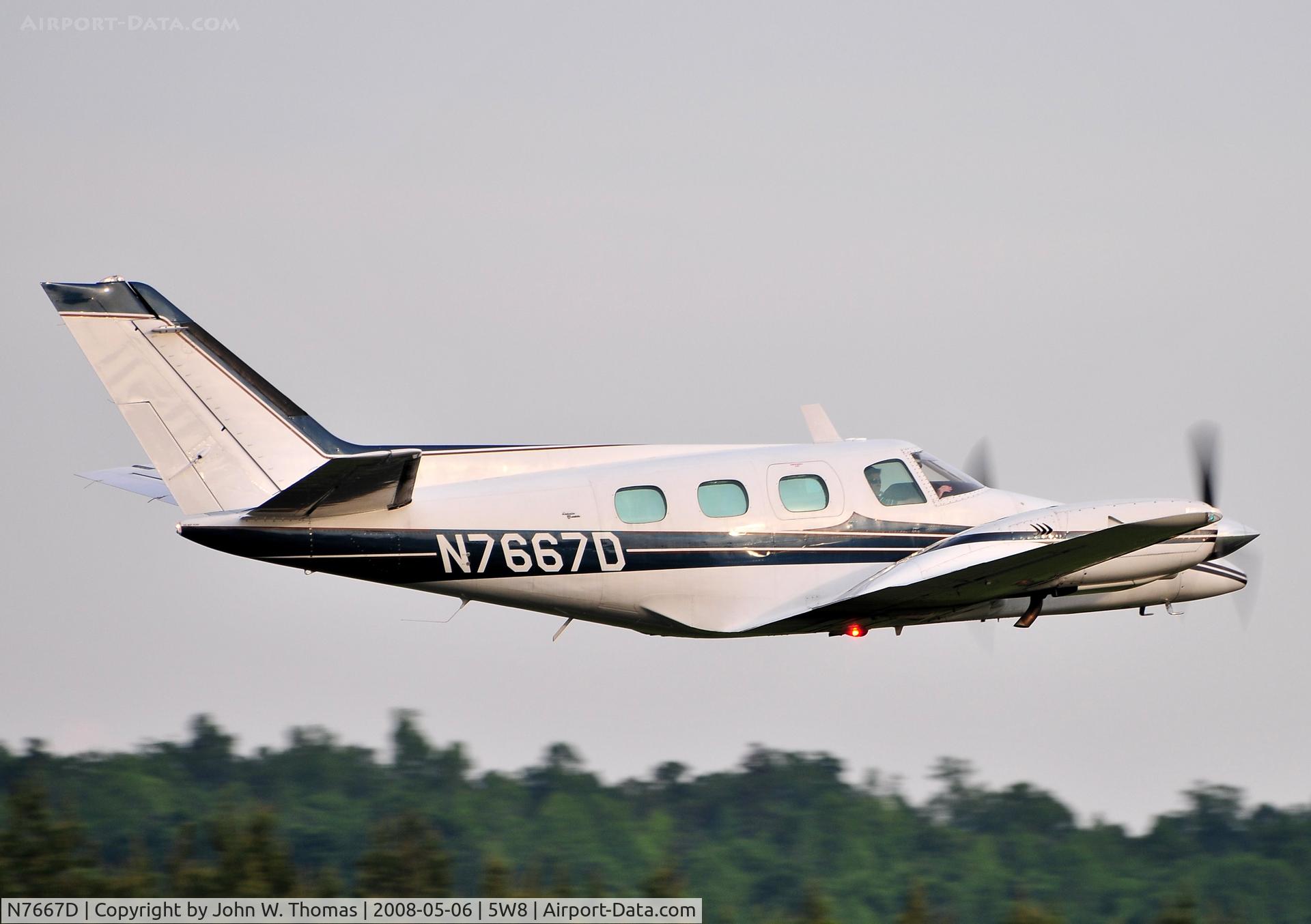N7667D, 1971 Beech A60 C/N P-170, Departing runway 22