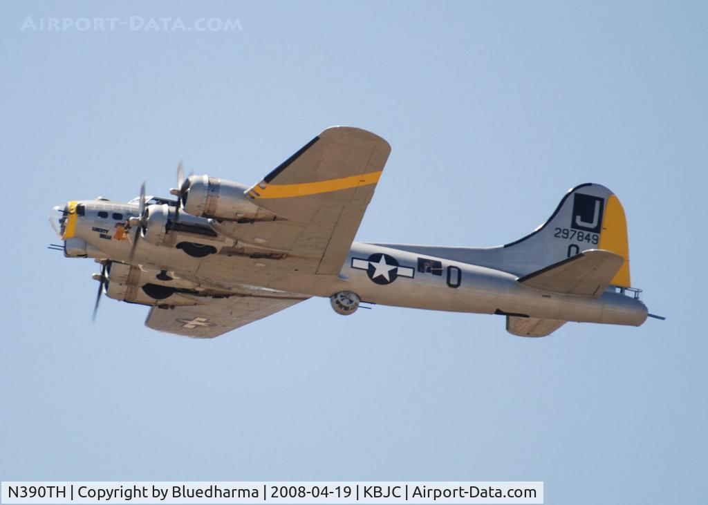 N390TH, 1944 Boeing B-17G Flying Fortress C/N Not found 44-85734, Right after takeoff heading East.