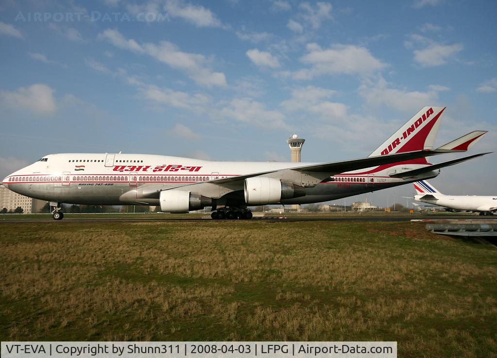 VT-EVA, 1996 Boeing 747-437 C/N 28094, Taxiing on parallel taxiways