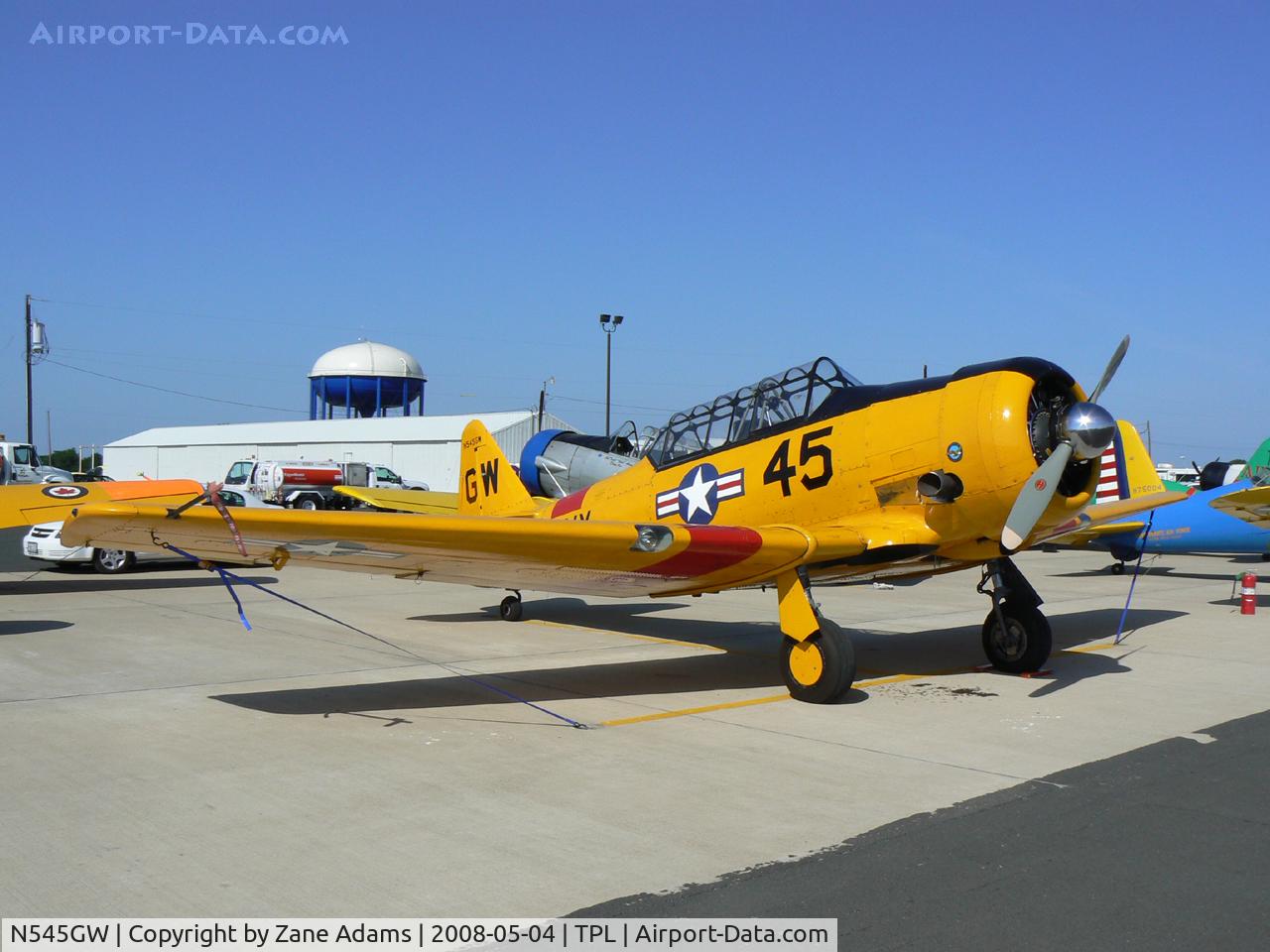 N545GW, 1942 North American SNJ-3 Texan Texan C/N 42-17575, At Central Texas Airshow