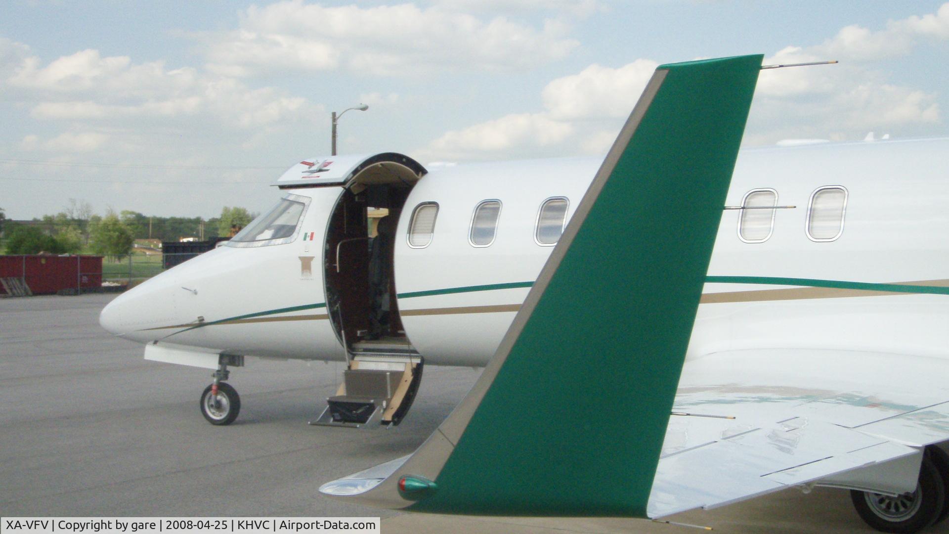 XA-VFV, 2007 Learjet 40XR C/N 45-2077, solittary airport