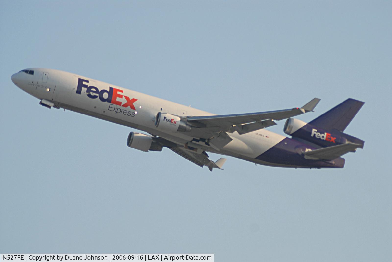 N527FE, 1996 McDonnell Douglas MD-11F C/N 48601, Taking off from LAX 25R