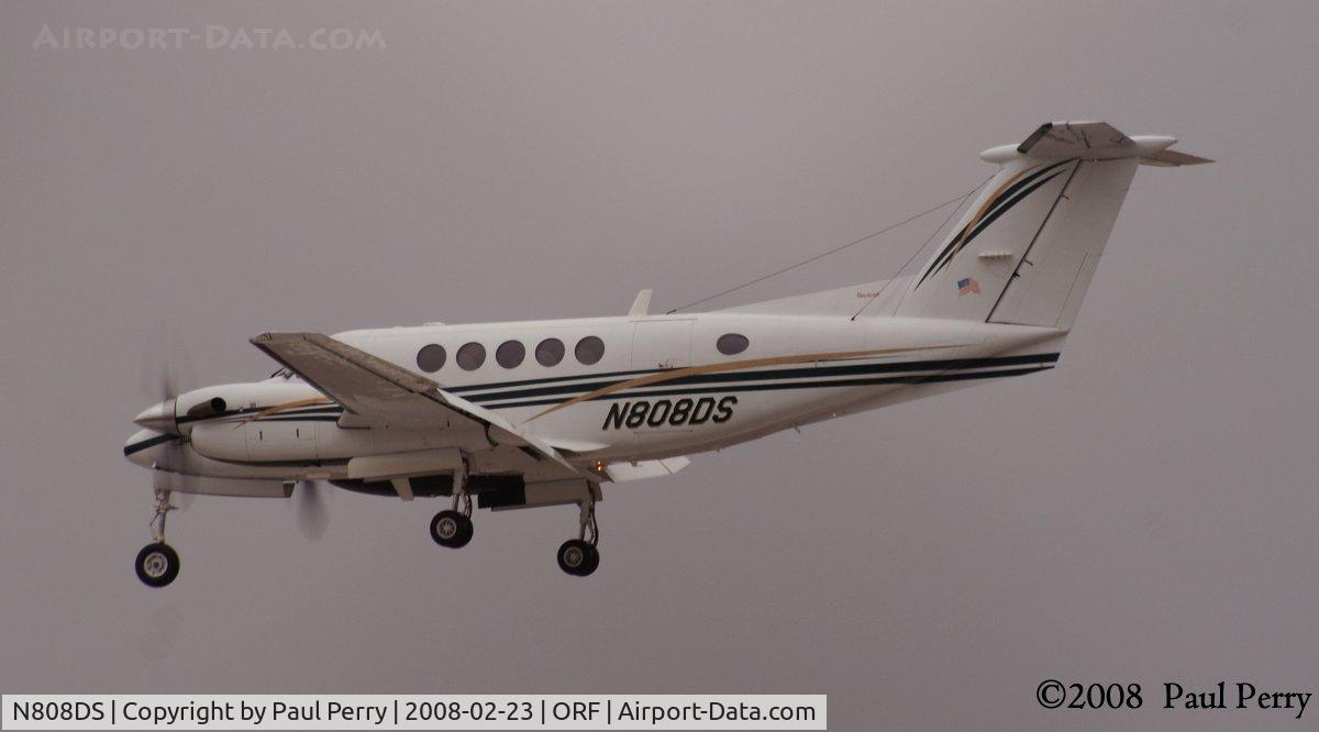 N808DS, 2001 Bell 407 C/N 53506, Another twin churning up the mist