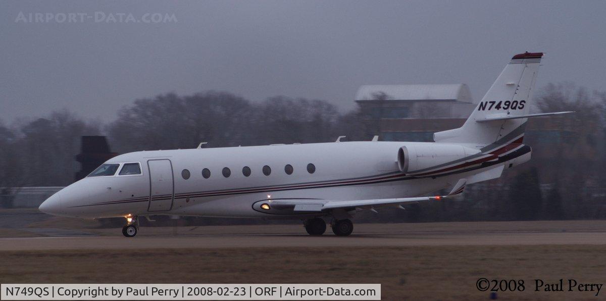 N749QS, 2007 Israel Aircraft Industries Gulfstream 200 C/N 165, Racing to rotation