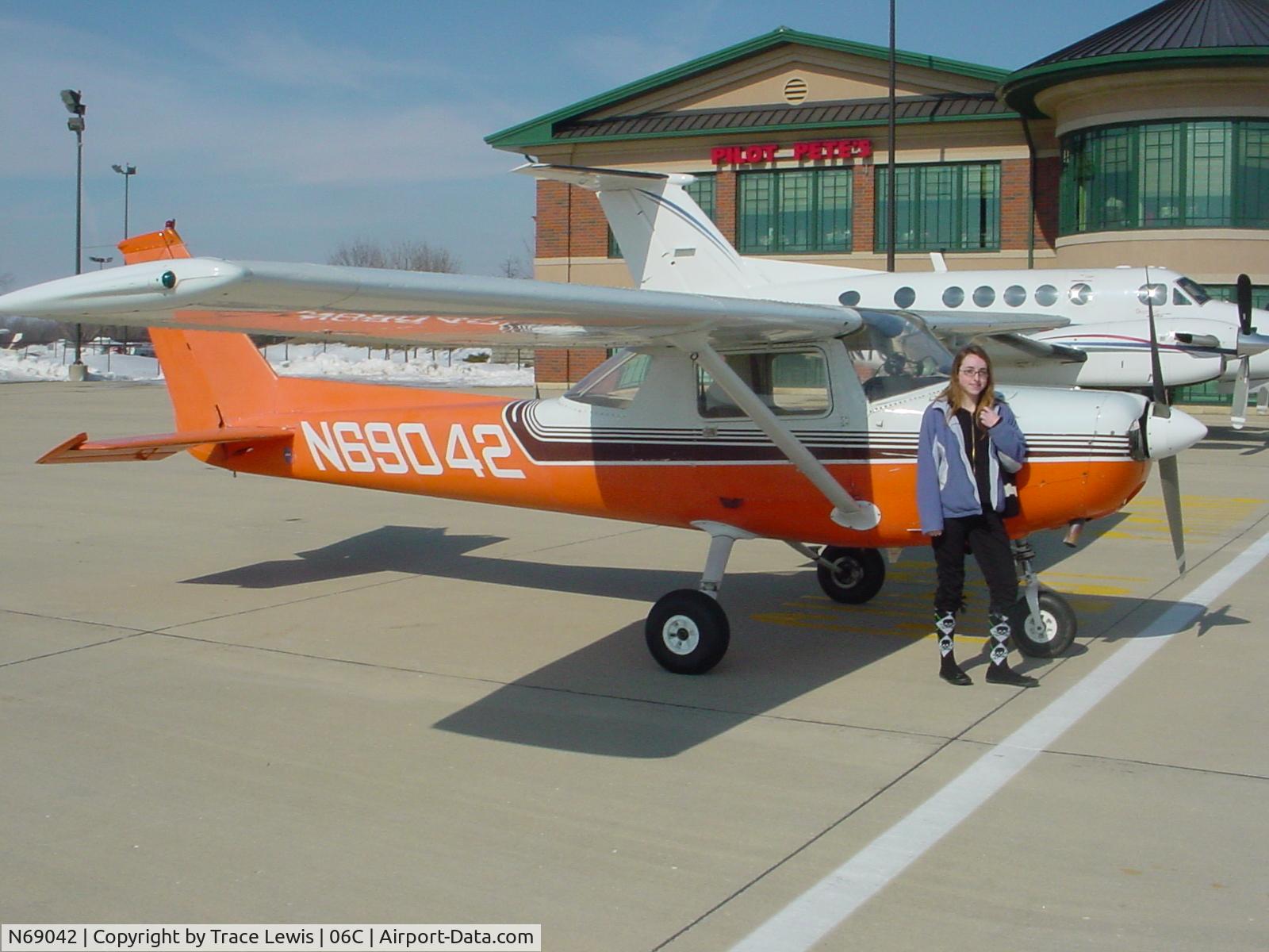 N69042, 1978 Cessna 152 C/N 15282455, My girlfriend with 042 at Pilot Pete's