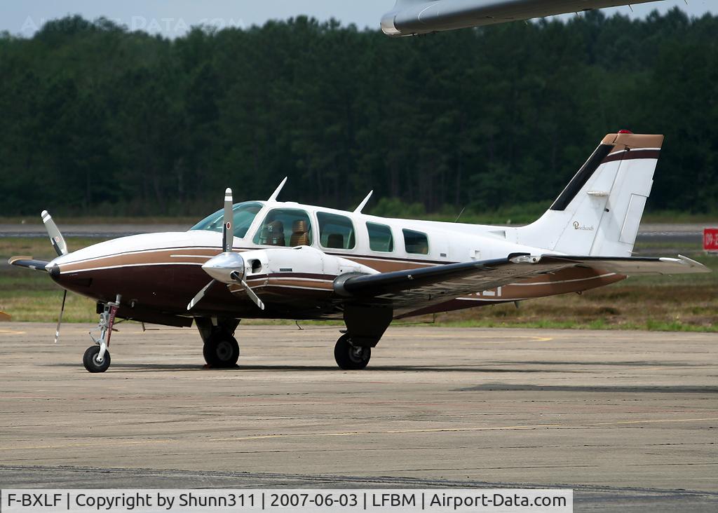 F-BXLF, Beech 58 Baron C/N TH-647, During LFBM Airshow 2007
