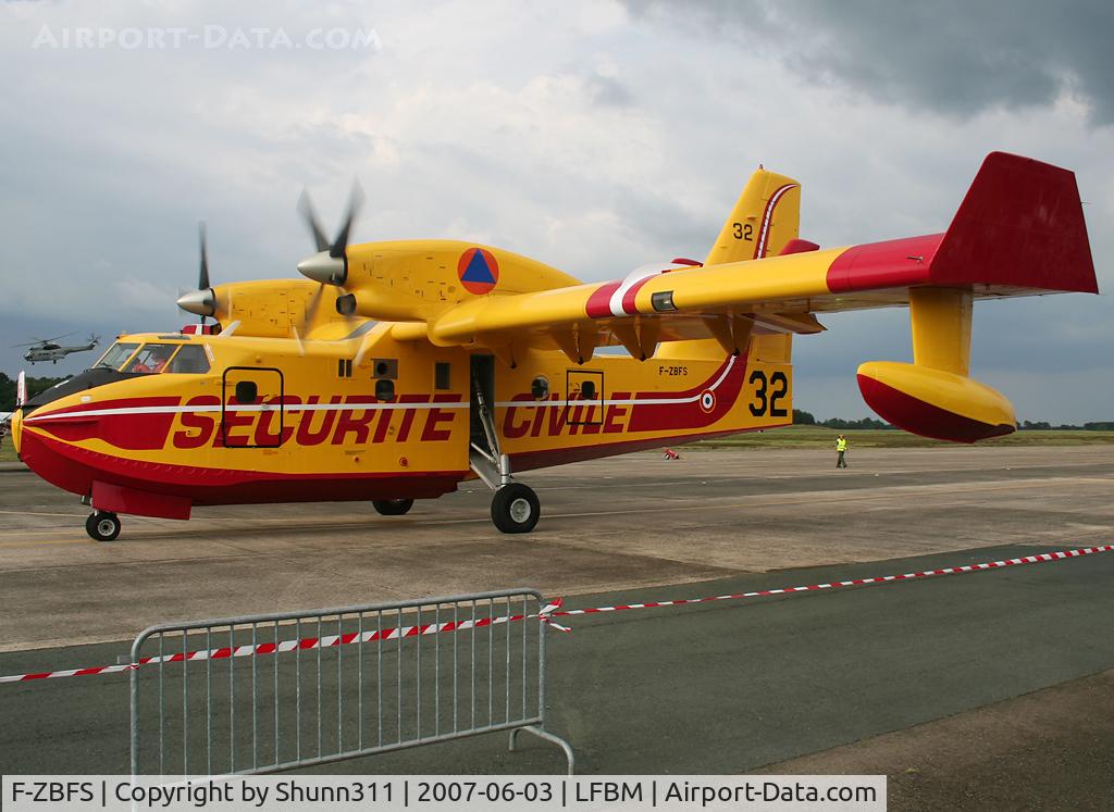 F-ZBFS, Canadair CL-215-6B11 CL-415 C/N 2001, 'Pelican 32' used during LFBM Airshow 2007