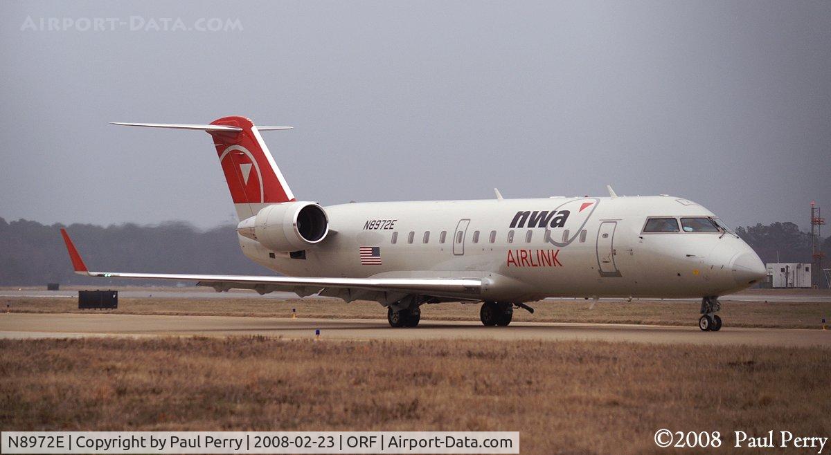 N8972E, 2004 Bombardier CRJ-200 (CL-600-2B19) C/N 7972, Headed for the end of RWY 5