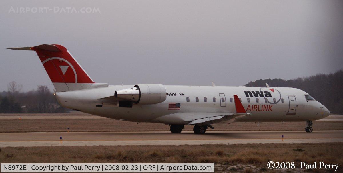 N8972E, 2004 Bombardier CRJ-200 (CL-600-2B19) C/N 7972, Last shot before the berm
