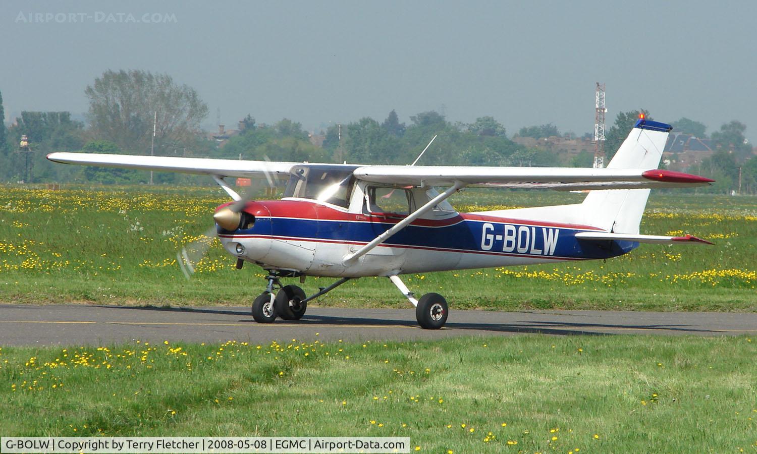 G-BOLW, 1977 Cessna 152 C/N 15280589, Cessna 152 taxies out at Southend