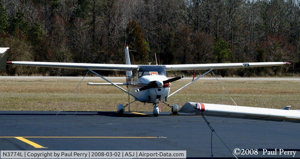N3774L, 1965 Cessna 172G C/N 17253943, Not hangared, but chillin on the back row