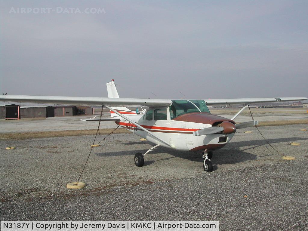 N3187Y, 1962 Cessna 182E Skylane C/N 18254187, Exterior of 3187Y
