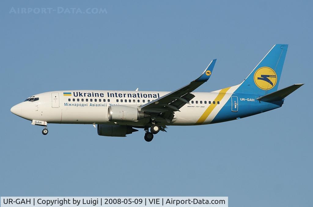 UR-GAH, 1999 Boeing 737-32Q C/N 29130, Ukraine International 737-300