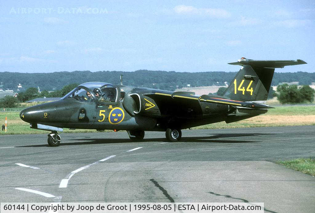 60144, Saab Sk.60E C/N 60-144, During the 1995 air show this Sk60 made some flights. These had little to do with the air display. Probably some VIP's in the bach seat..?