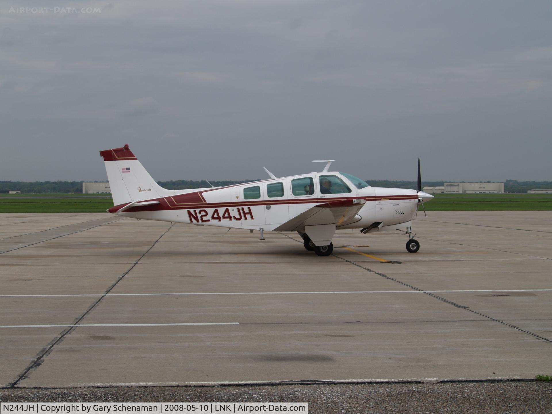 N244JH, 1976 Beech A36 Bonanza 36 C/N E-818, Pre flight warm up