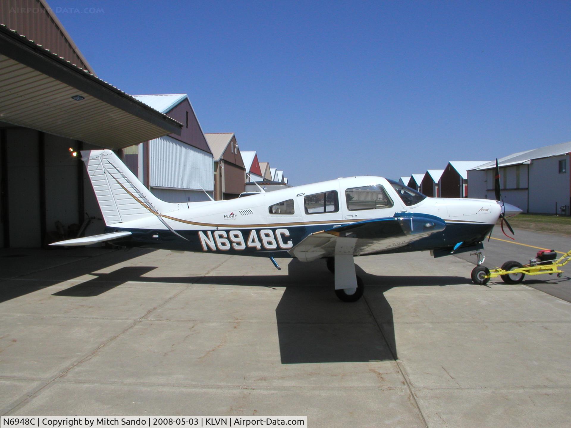 N6948C, Piper PA-28R-201 Cherokee Arrow III C/N 28R-7837177, Parked outside the hangar.