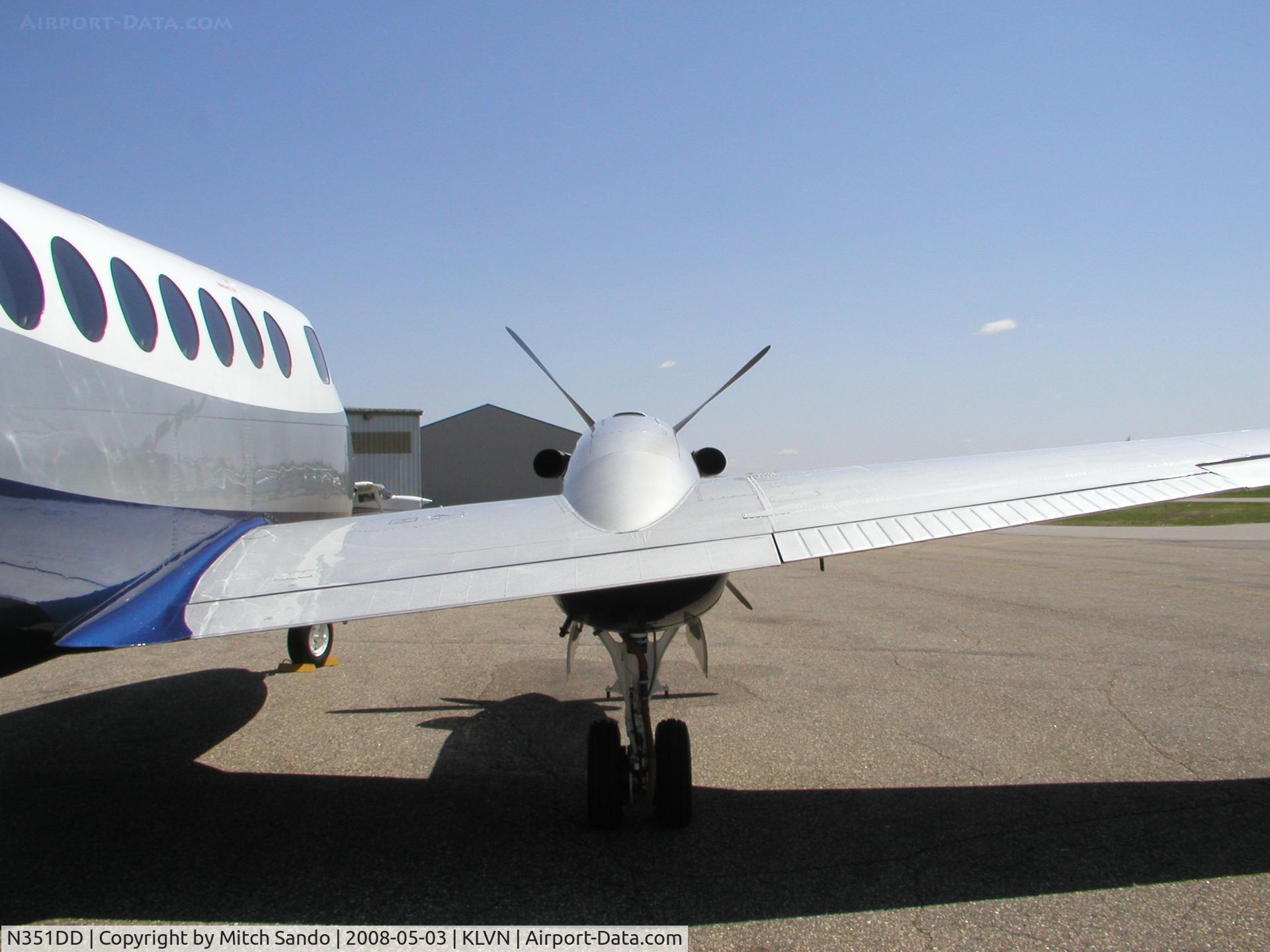 N351DD, 1999 Raytheon 350 Super King Air C/N FL-257, Parked on the ramp at Airlake.