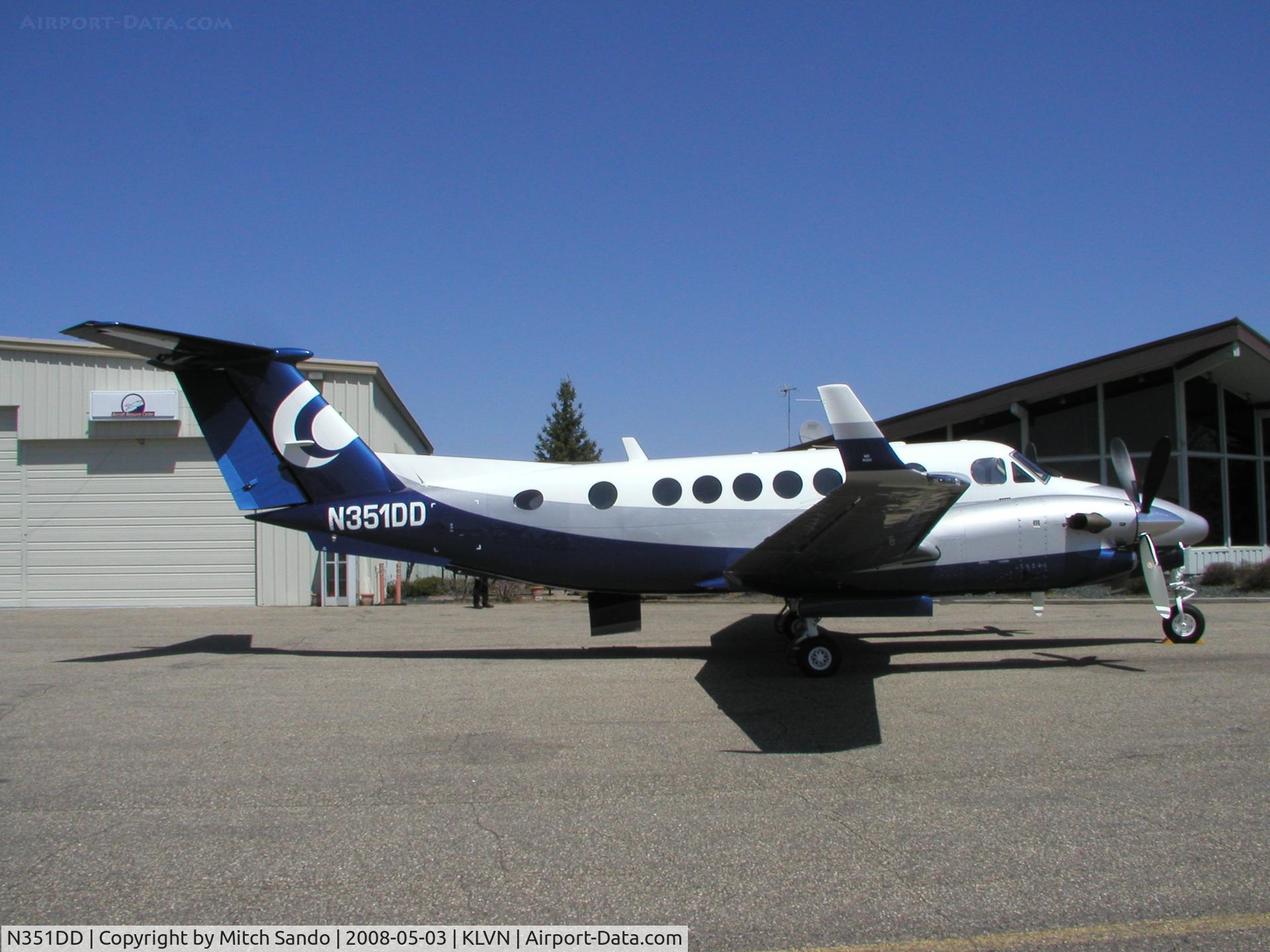N351DD, 1999 Raytheon 350 Super King Air C/N FL-257, Parked on the ramp at Airlake.