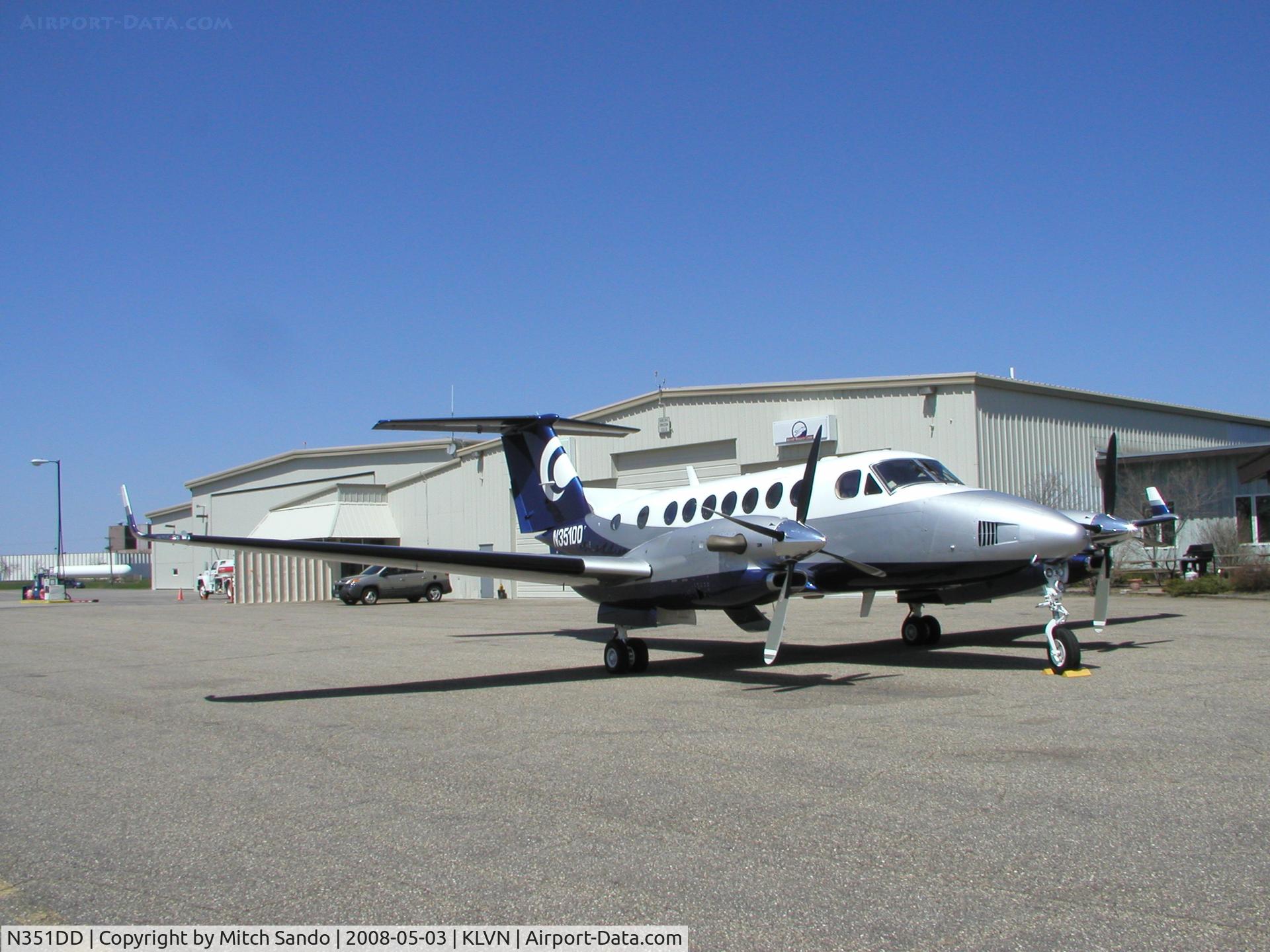 N351DD, 1999 Raytheon 350 Super King Air C/N FL-257, Parked on the ramp at Airlake.