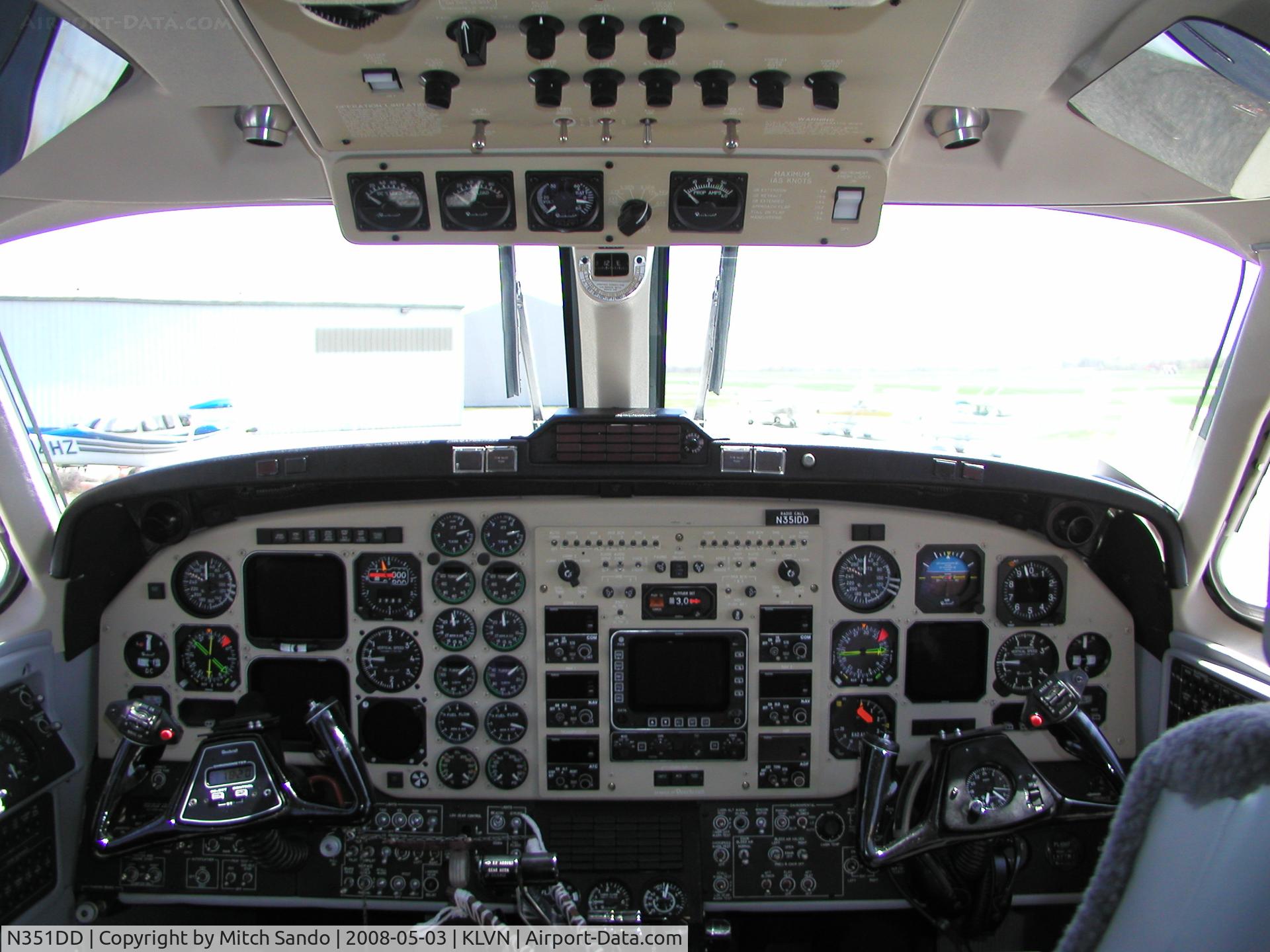 N351DD, 1999 Raytheon 350 Super King Air C/N FL-257, Parked on the ramp at Airlake.