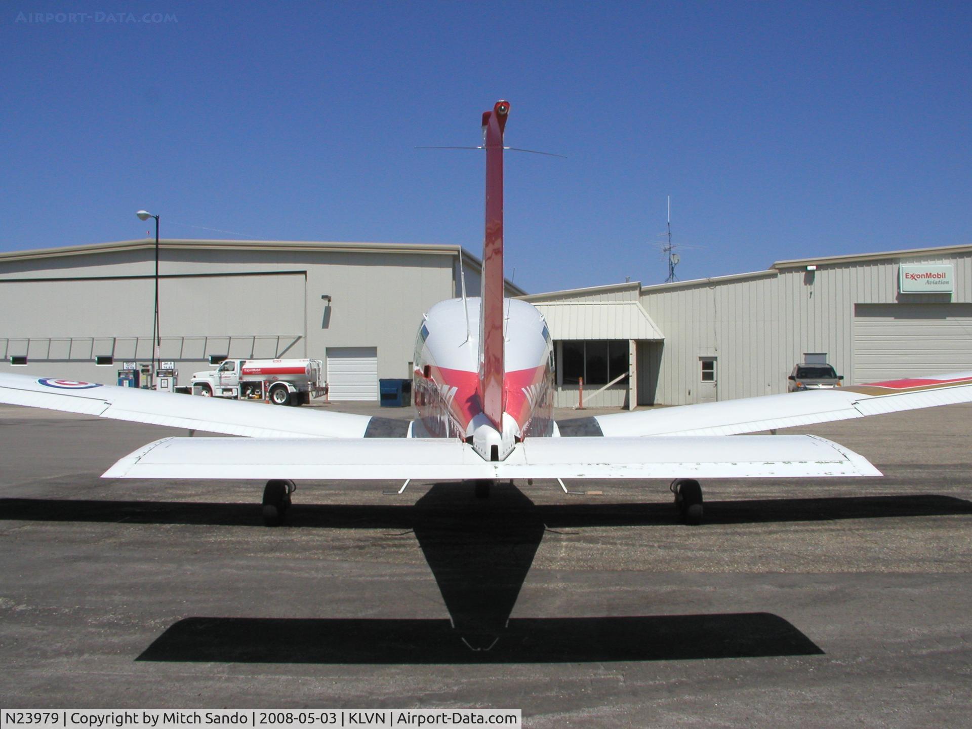 N23979, 1977 Beech C23 Sundowner 180 C/N M-1908, Parked on the ramp at Airlake.