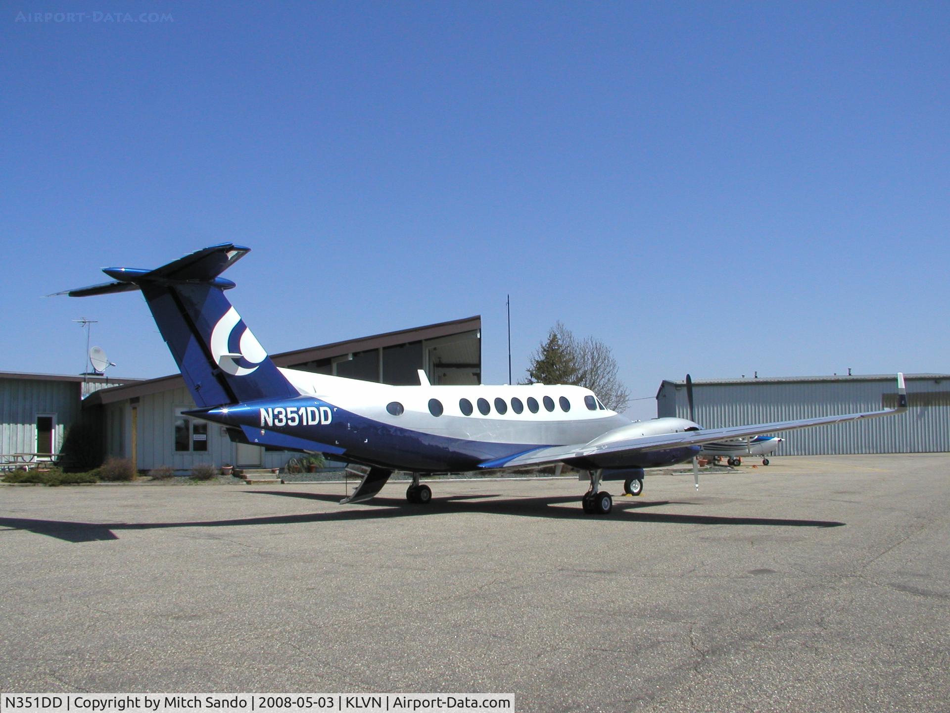 N351DD, 1999 Raytheon 350 Super King Air C/N FL-257, Parked on the ramp at Airlake.