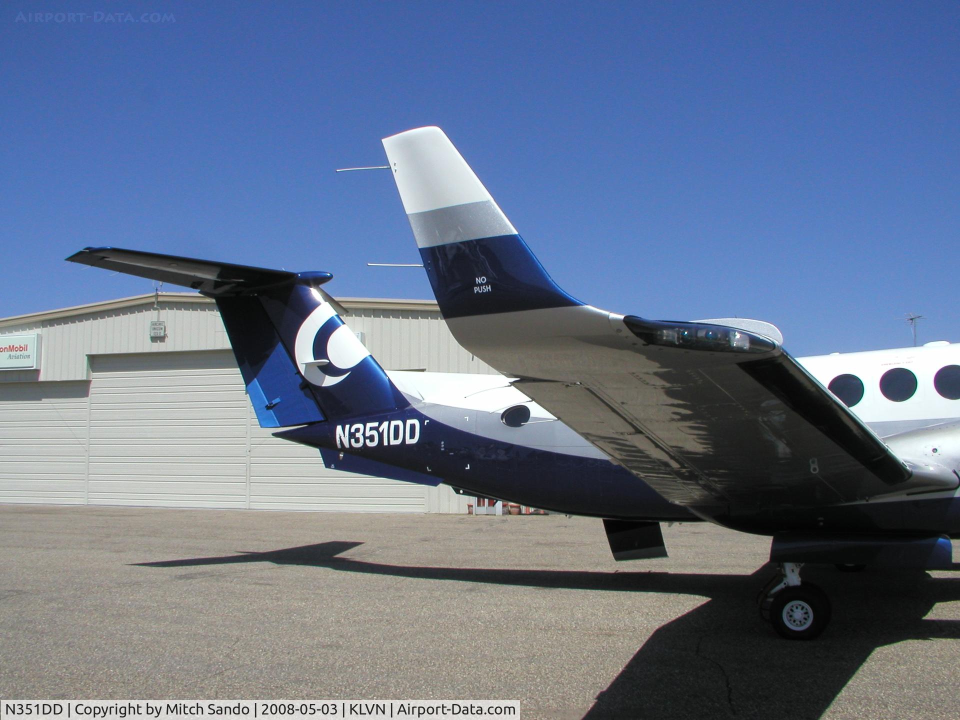 N351DD, 1999 Raytheon 350 Super King Air C/N FL-257, Parked on the ramp at Airlake.