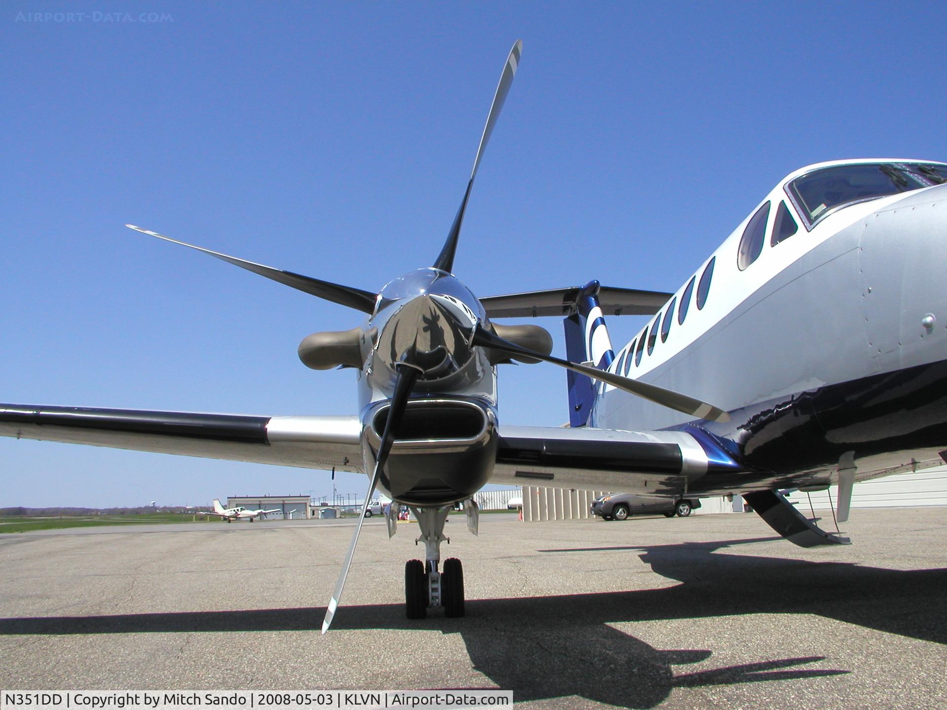 N351DD, 1999 Raytheon 350 Super King Air C/N FL-257, Parked on the ramp at Airlake.