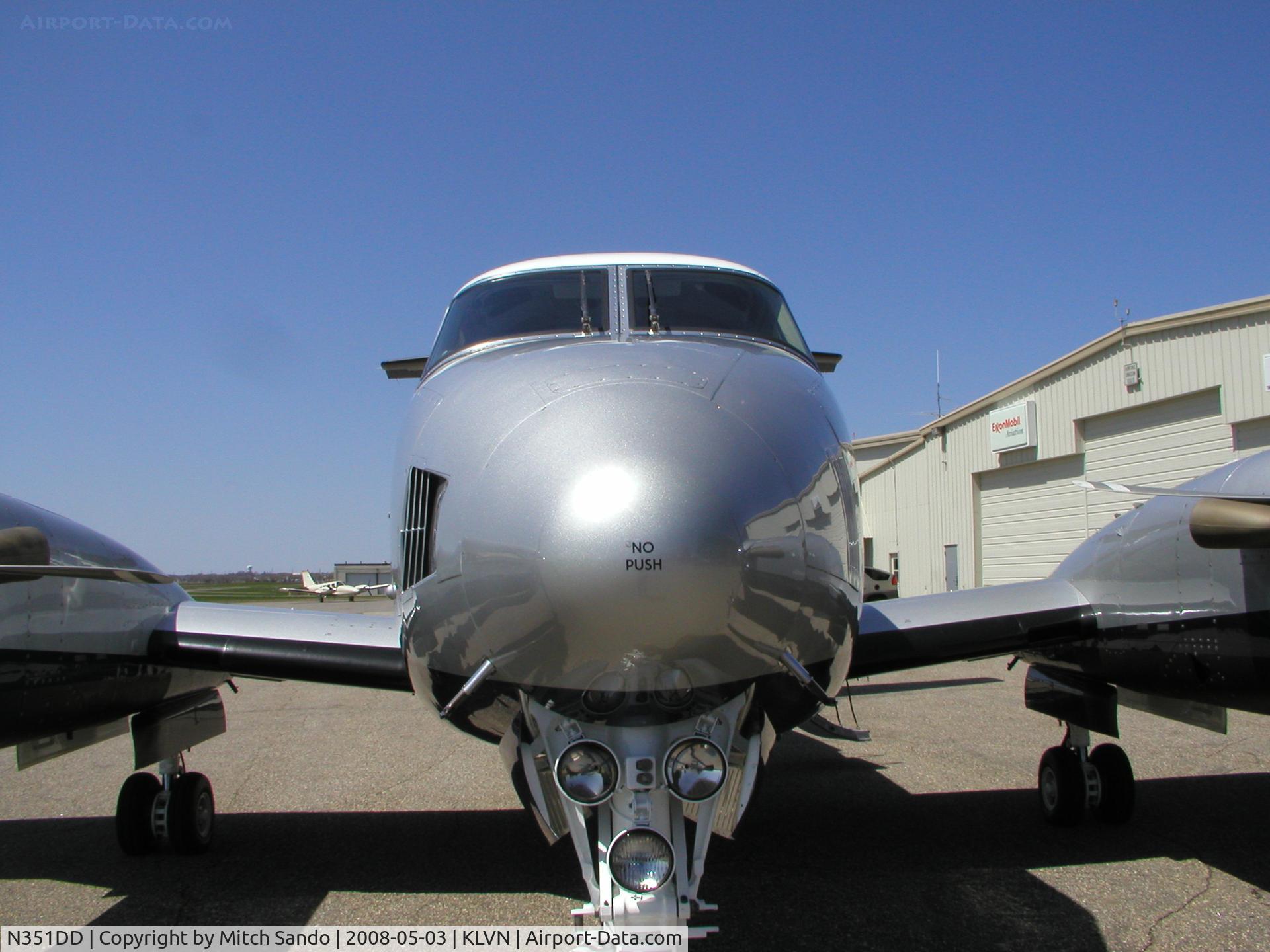 N351DD, 1999 Raytheon 350 Super King Air C/N FL-257, Parked on the ramp at Airlake.