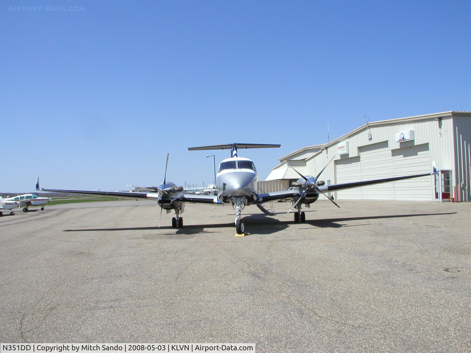 N351DD, 1999 Raytheon 350 Super King Air C/N FL-257, Parked on the ramp at Airlake.