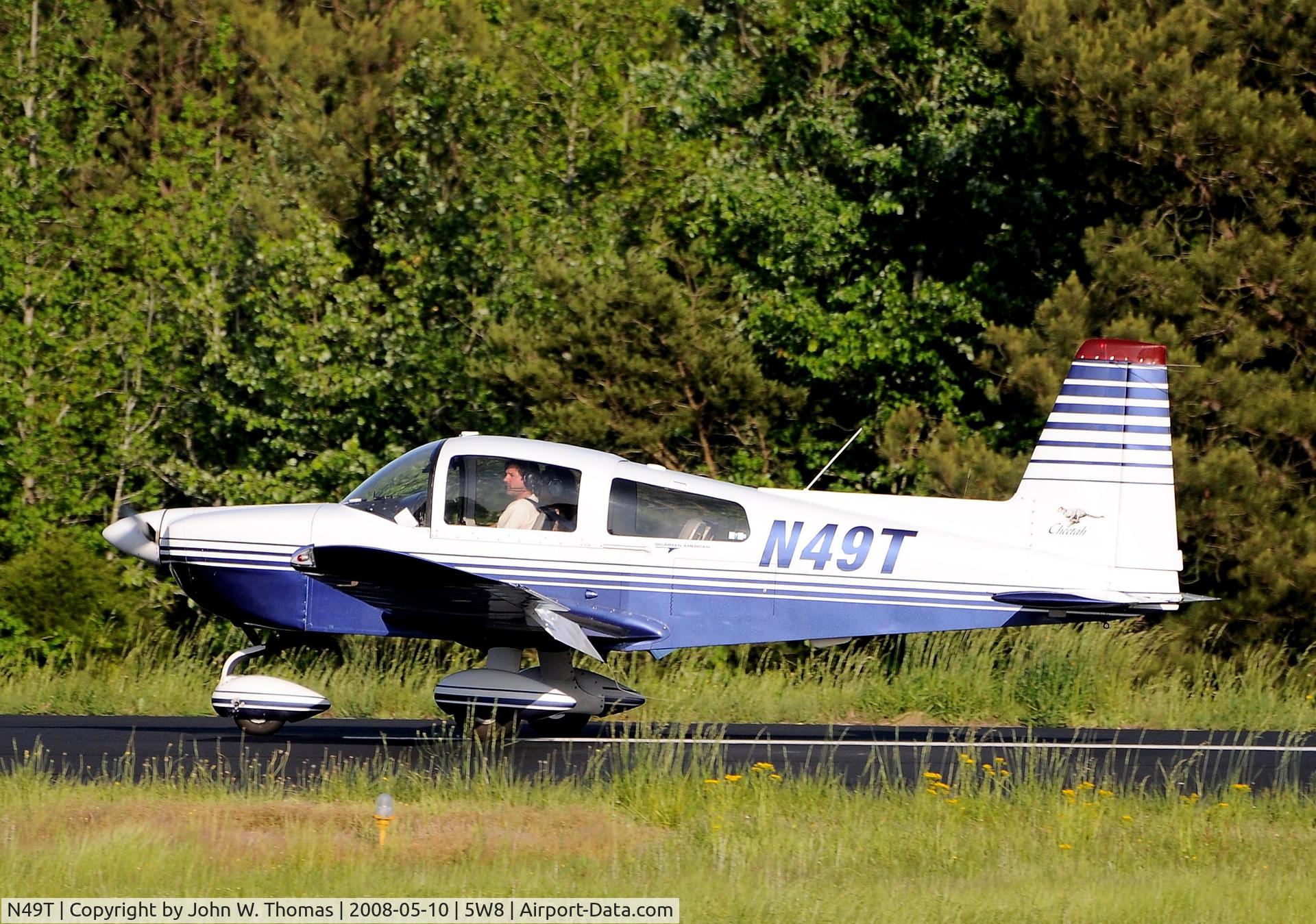 N49T, 1975 Grumman American AA-5A Cheetah C/N AA5A-0021, Arriving runway 4