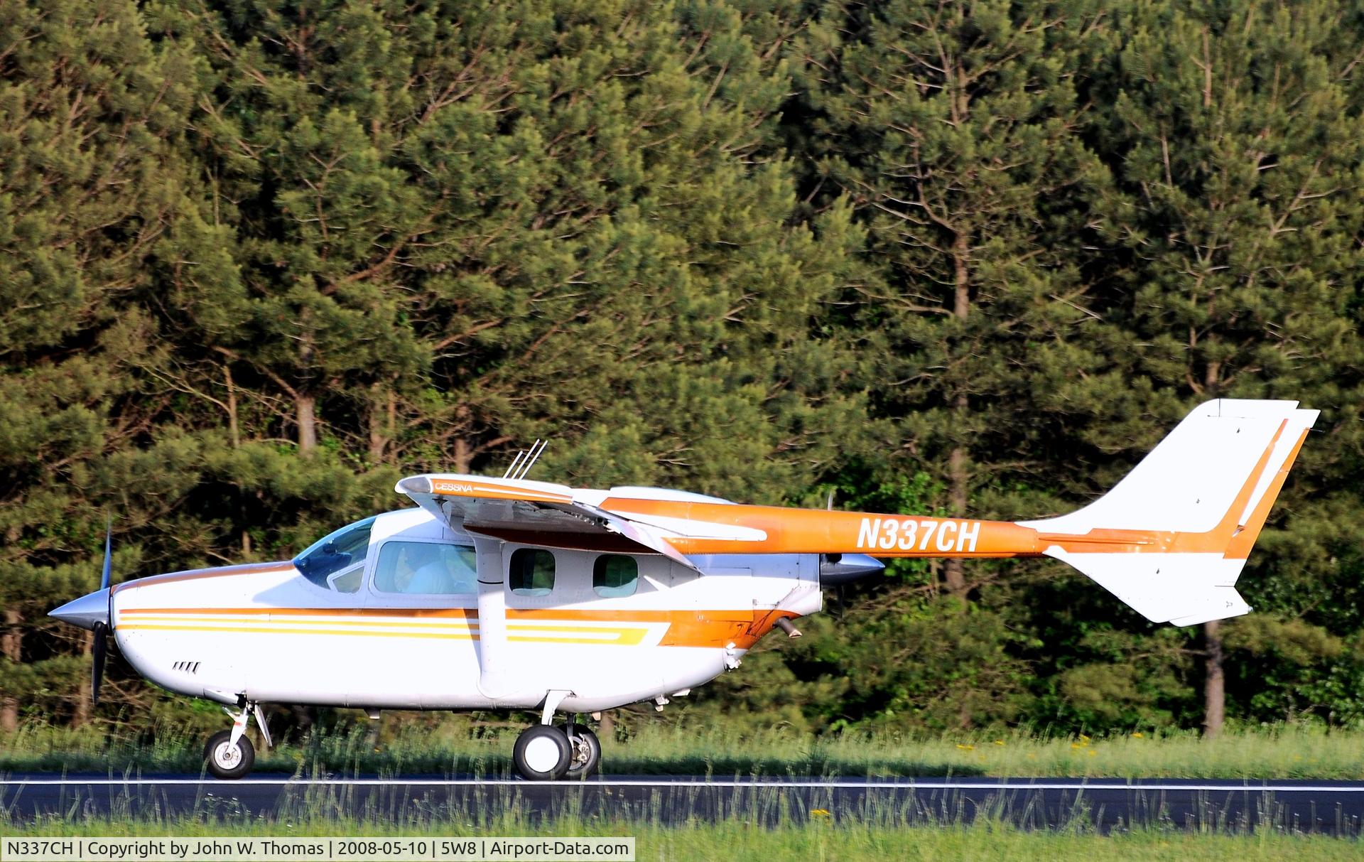 N337CH, 1977 Cessna T337H Turbo Skymaster C/N 33701836, Arriving runway 4