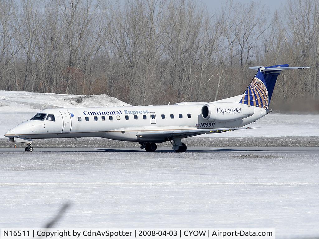 N16511, 2000 Embraer ERJ-135ER (EMB-135ER) C/N 145267, Cleared for takeoff on Rwy 25