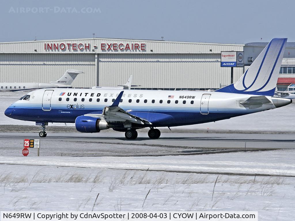 N649RW, 2005 Embraer 170SE (ERJ-170-100SE) C/N 17000070, Cleared for takeoff on Rwy 25