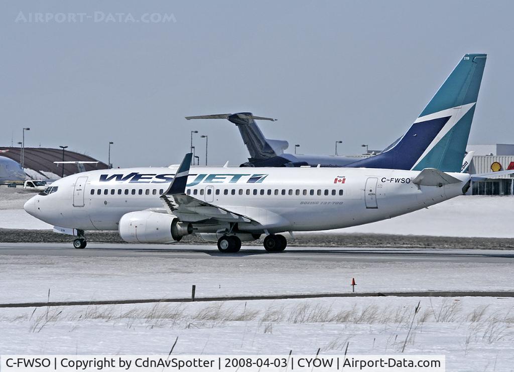 C-FWSO, 2004 Boeing 737-7CT C/N 32759, Westjet 737 taking off Rwy 25