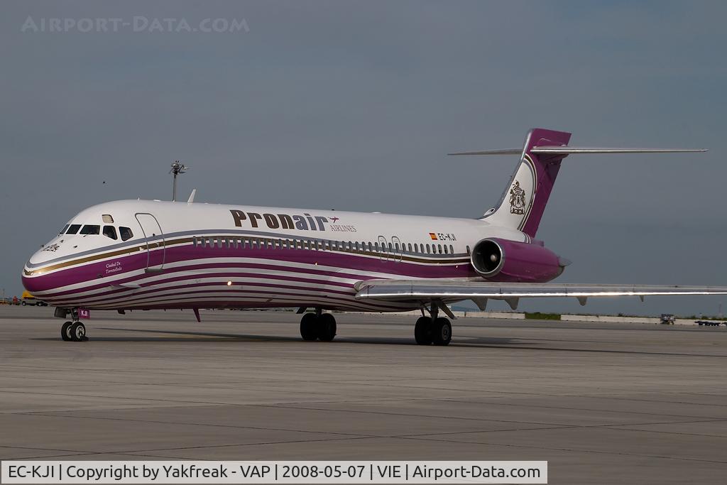 EC-KJI, 1990 McDonnell Douglas MD-87 (DC-9-87) C/N 49836, Pronair MD87