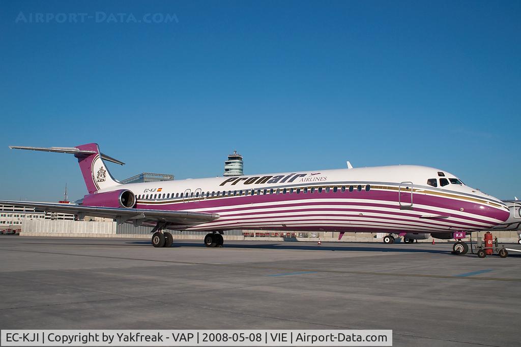 EC-KJI, 1990 McDonnell Douglas MD-87 (DC-9-87) C/N 49836, Pronair MD87