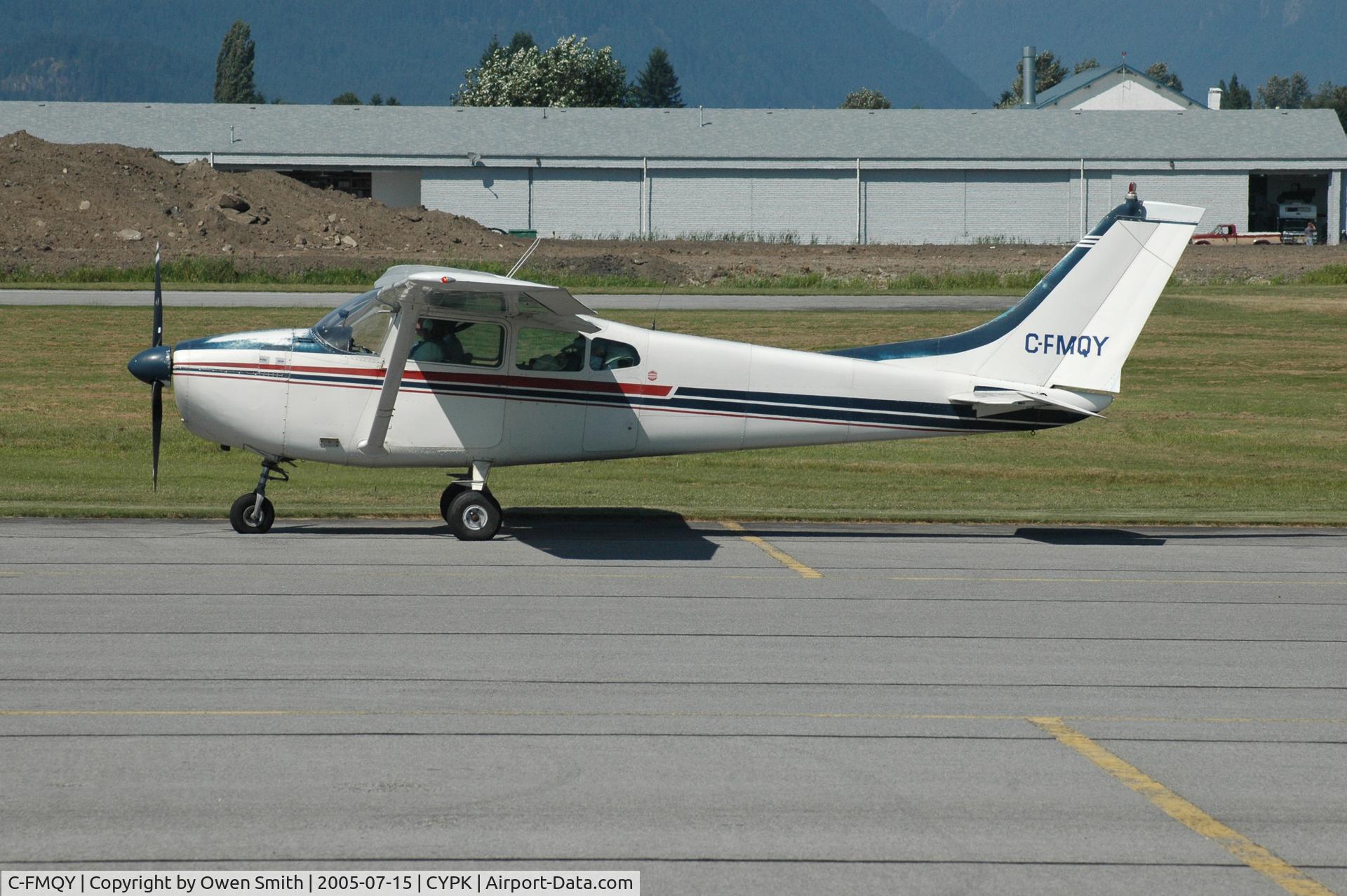 C-FMQY, 1960 Cessna 182C Skylane C/N 52968, Taxiing for take-off, Pitt Meadows, BC