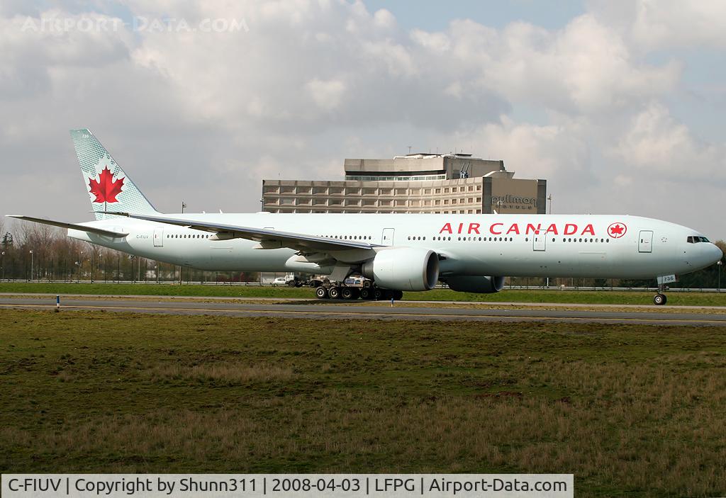 C-FIUV, 2008 Boeing 777-333/ER C/N 35248, Passing on parallels runways