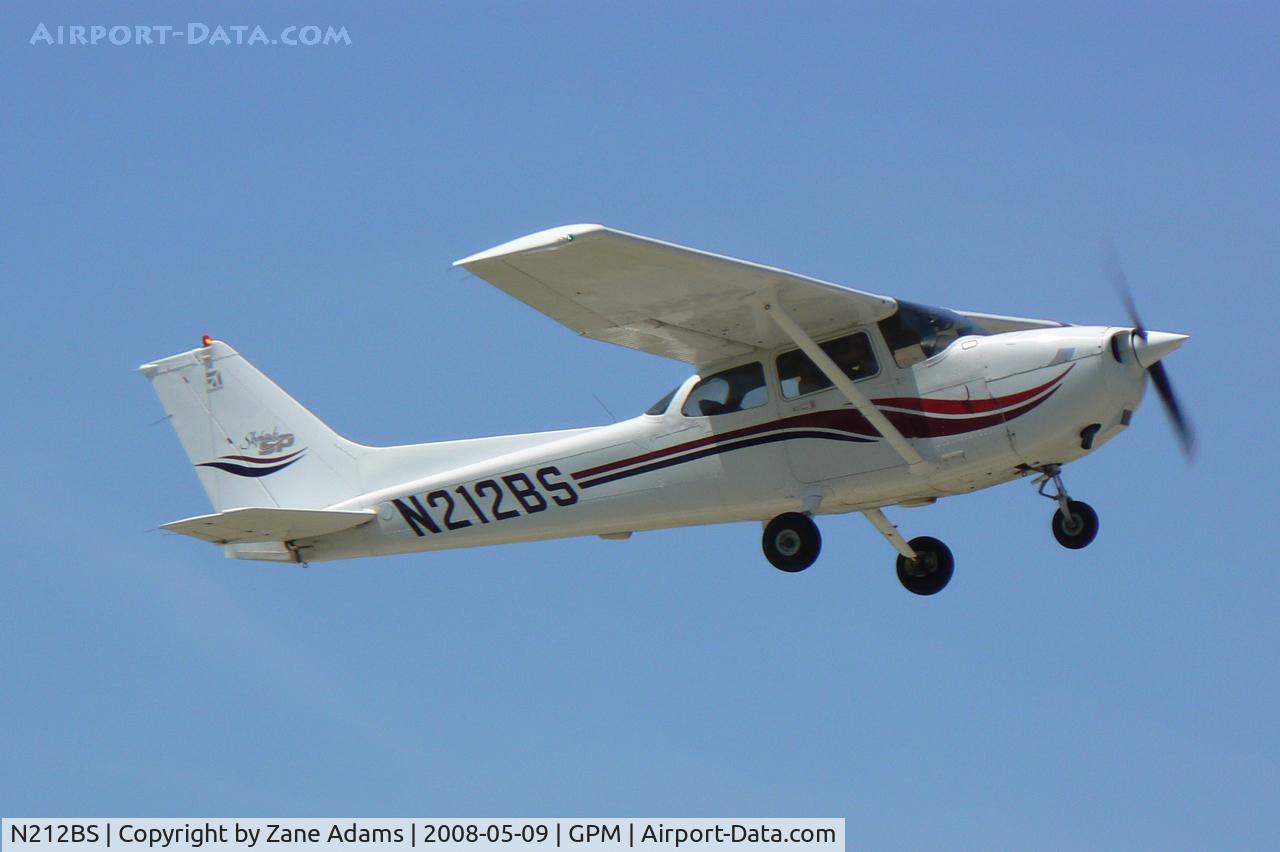 N212BS, 1999 Cessna 172S C/N 172S8243, At Grand Prairie Municipal