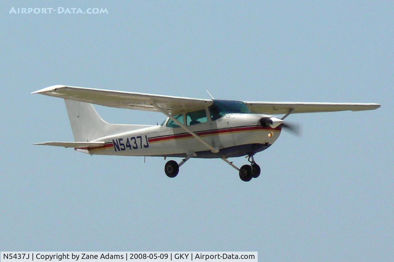 N5437J, 1980 Cessna 172N C/N 17273794, At Arlington Municipal