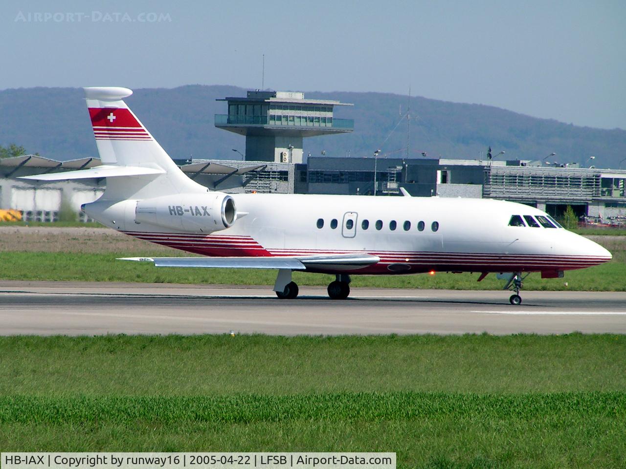 HB-IAX, 1996 Dassault Falcon 2000 C/N 33, departing rwy 16 intersection Hotel