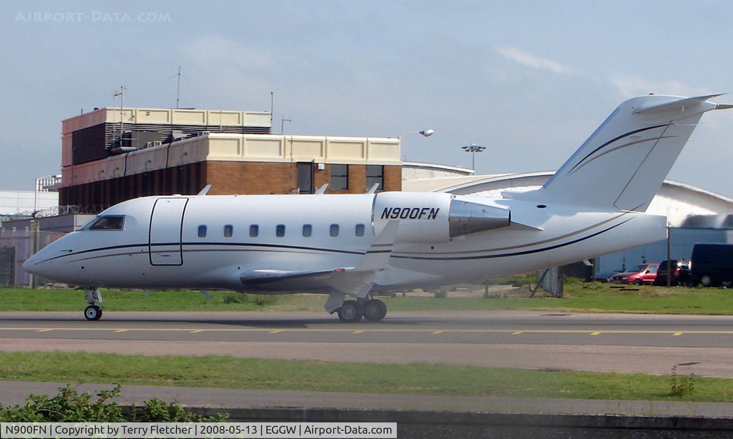 N900FN, 1992 Canadair Challenger 601-3A (CL-600-2B16) C/N 5118, Challenger taxying in at Luton