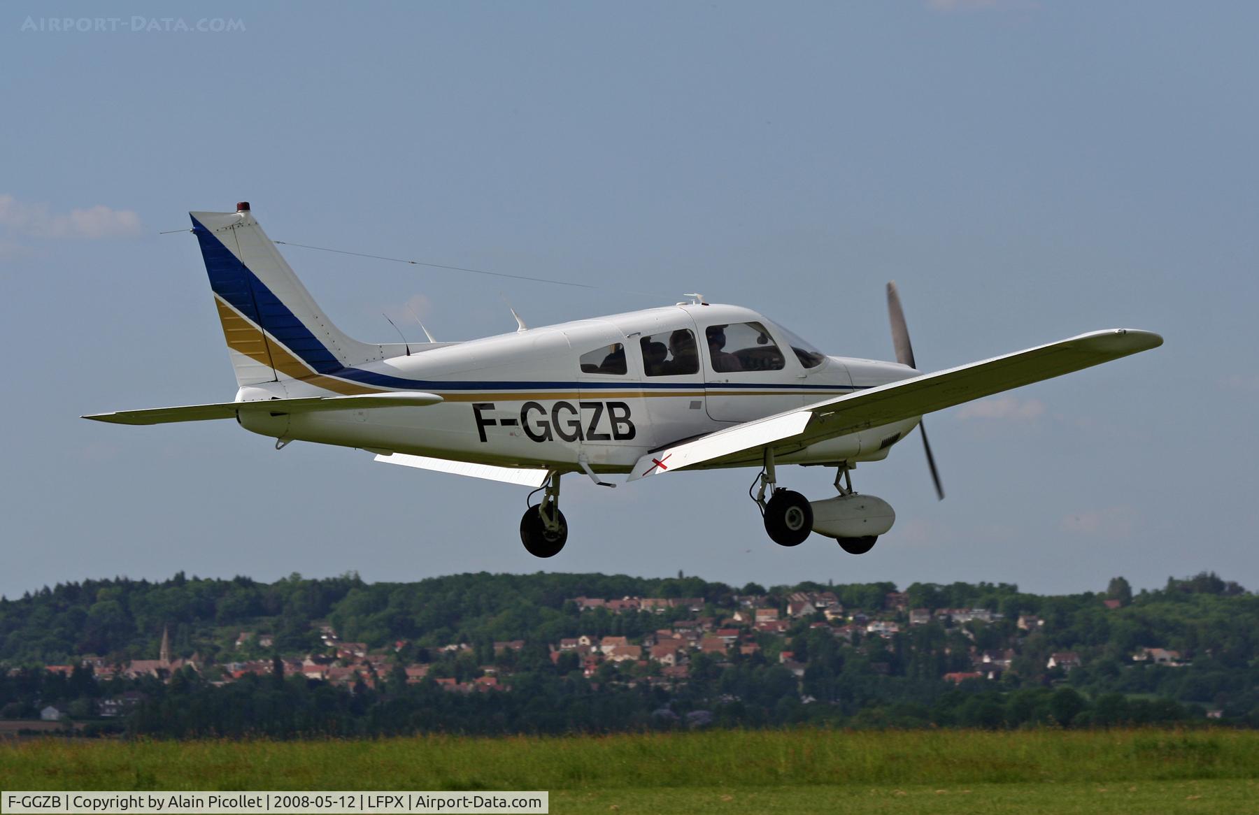 F-GGZB, Piper PA-28-181 Archer C/N 28-7890105, landing