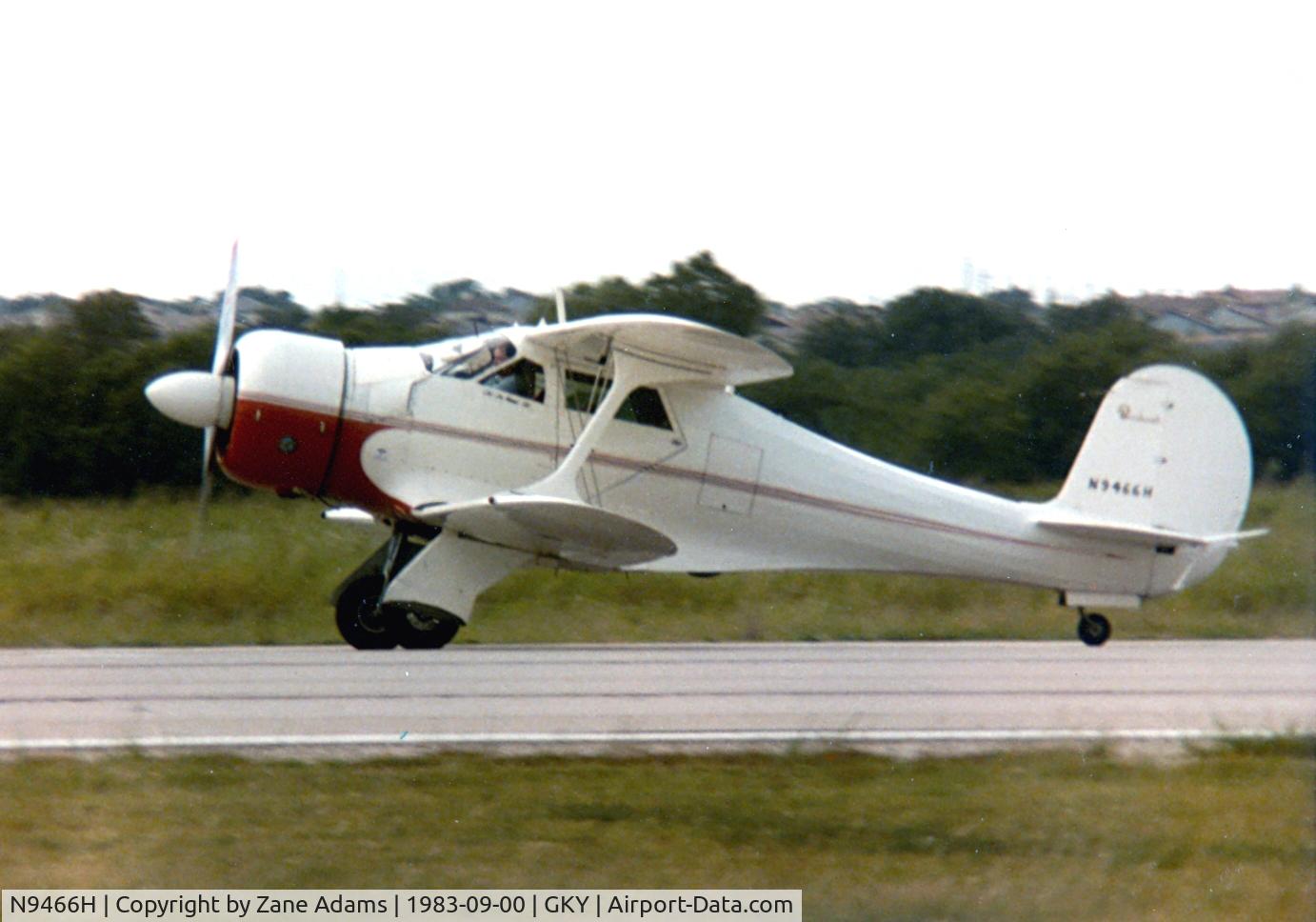 N9466H, 1944 Beech D17S Staggerwing C/N 6688, Beech Staggerwing - Gear Problem...all OK!