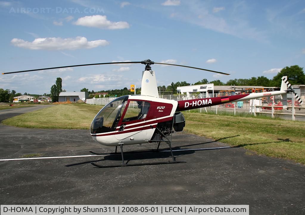 D-HOMA, Robinson R22 Beta C/N 1073, Parked at this small airfield