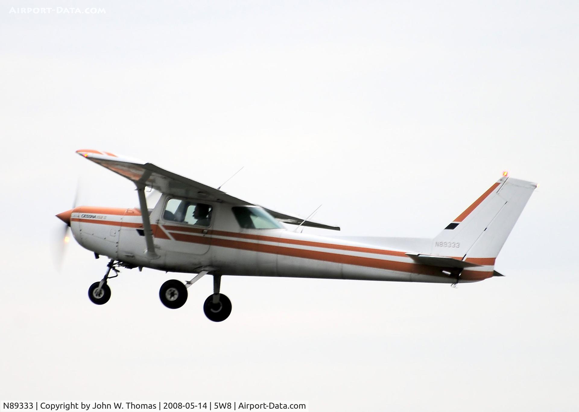 N89333, 1978 Cessna 152 C/N 15282717, Departing runway 4