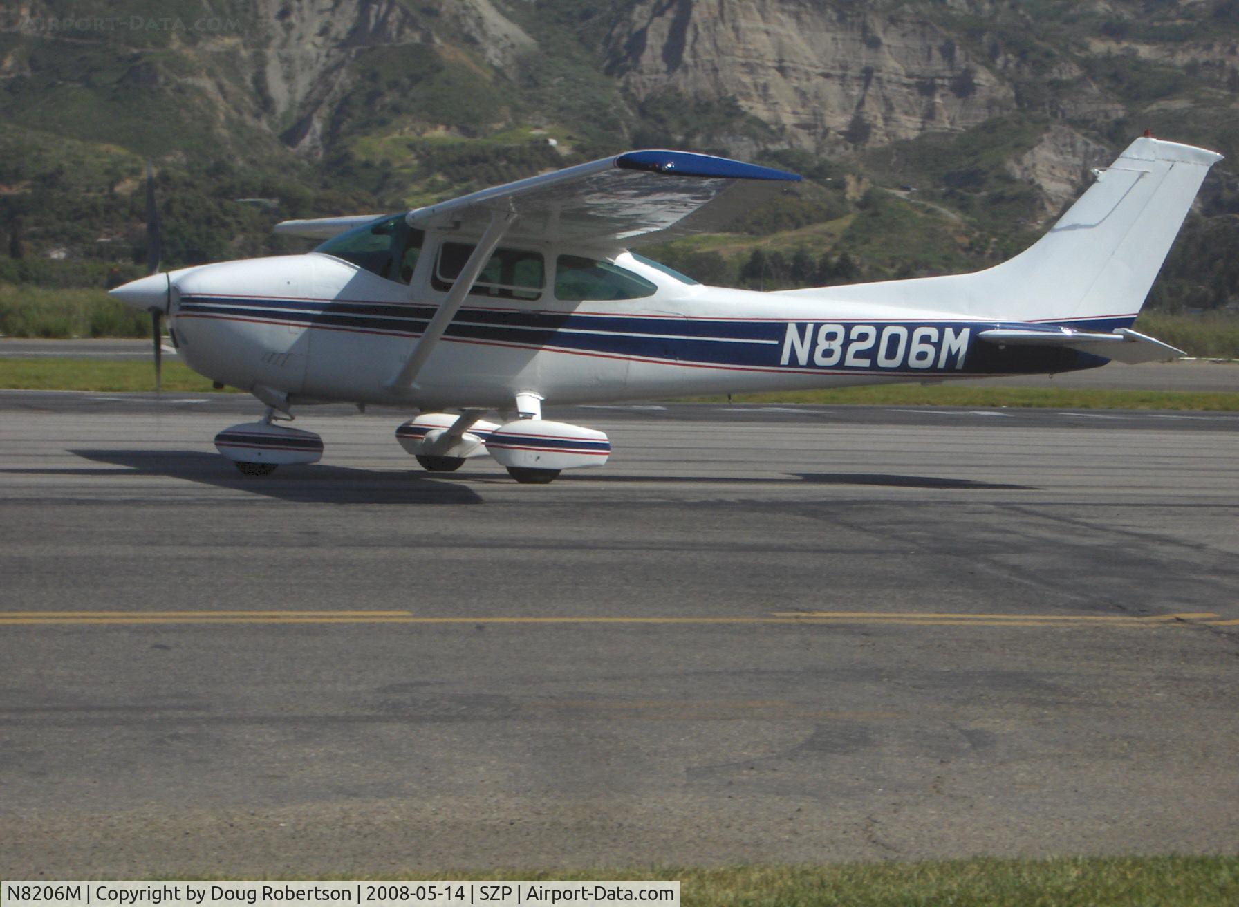 N8206M, 1976 Cessna 182P Skylane C/N 18264563, 1976 Cessna 182P SKYLANE, Continental O-470-S 230 Hp, taxi back after landing rwy 22