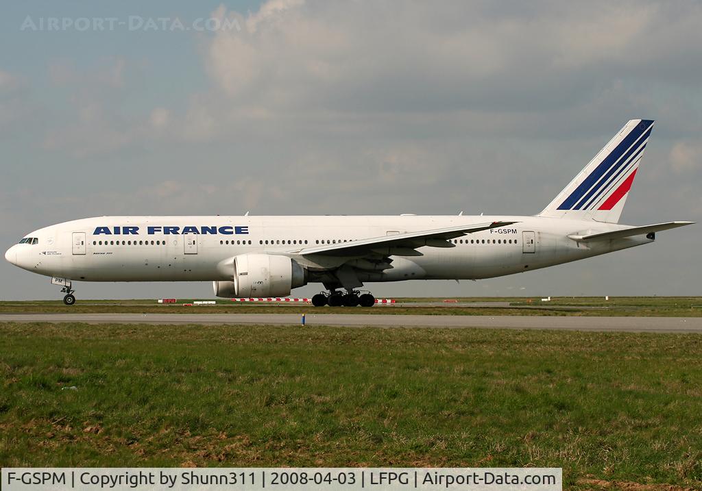 F-GSPM, 2000 Boeing 777-228/ER C/N 30456, Taxiing for departure...